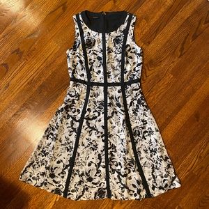 LAST CHANCE: Talbots Black/Gray/White Floral Dress - Size 6